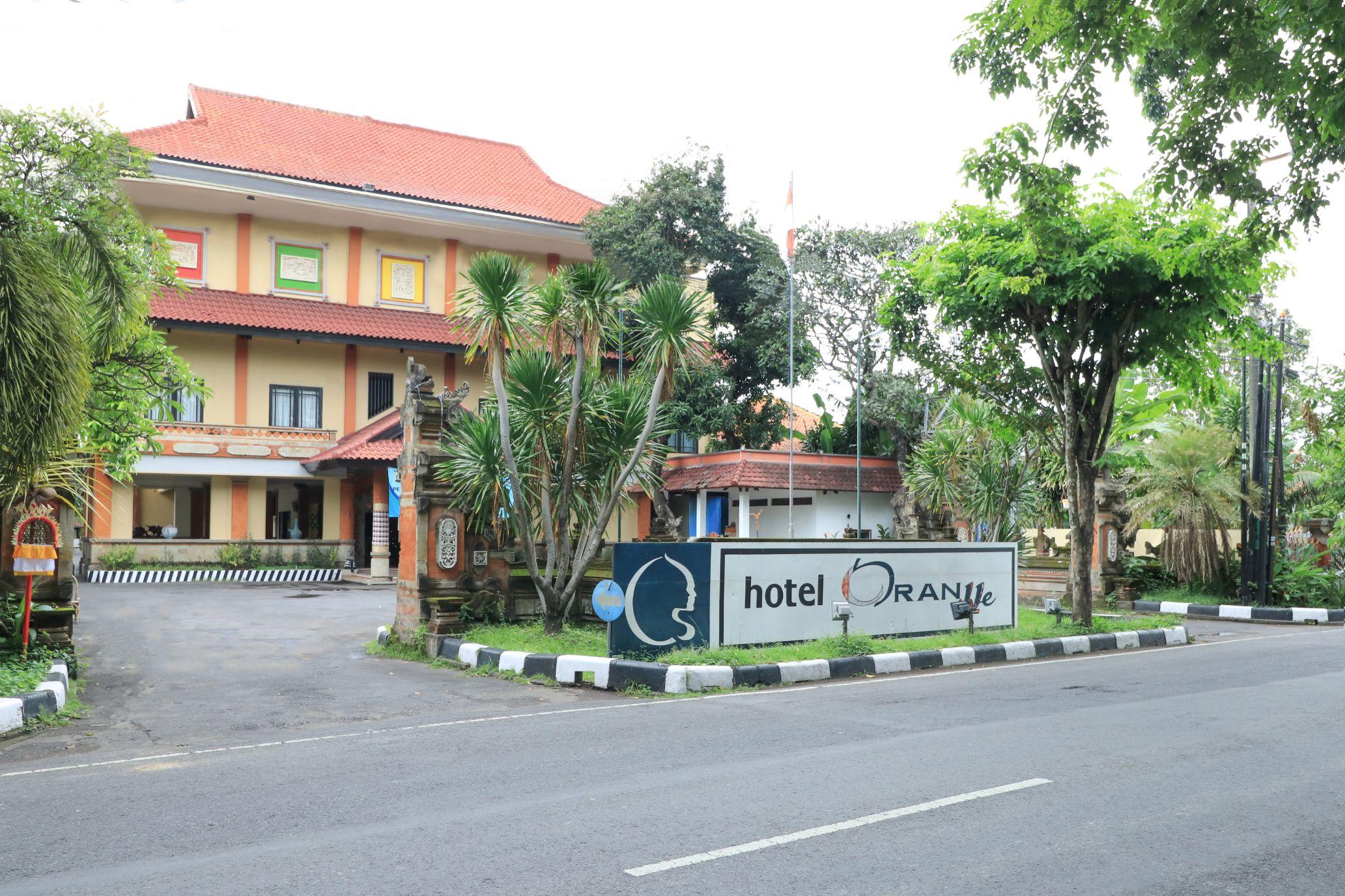 Hotel Oranjje เดนปาซาร์ ภายนอก รูปภาพ